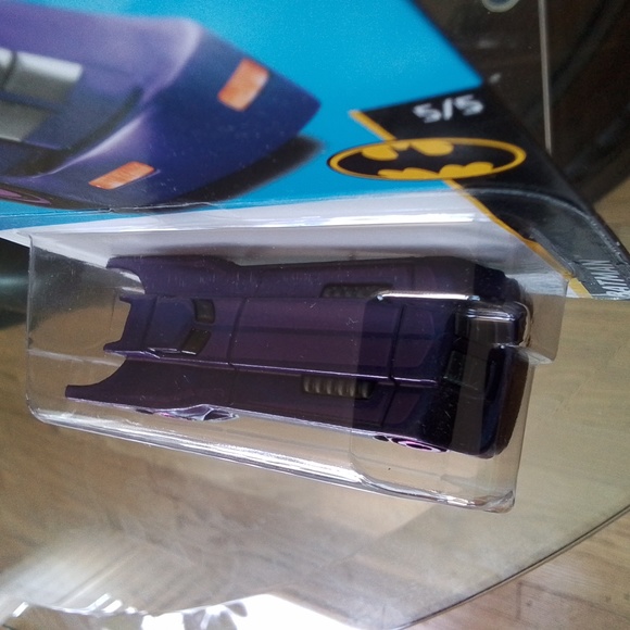 HOT WHEELS BATMAN - Picture 2 of 3